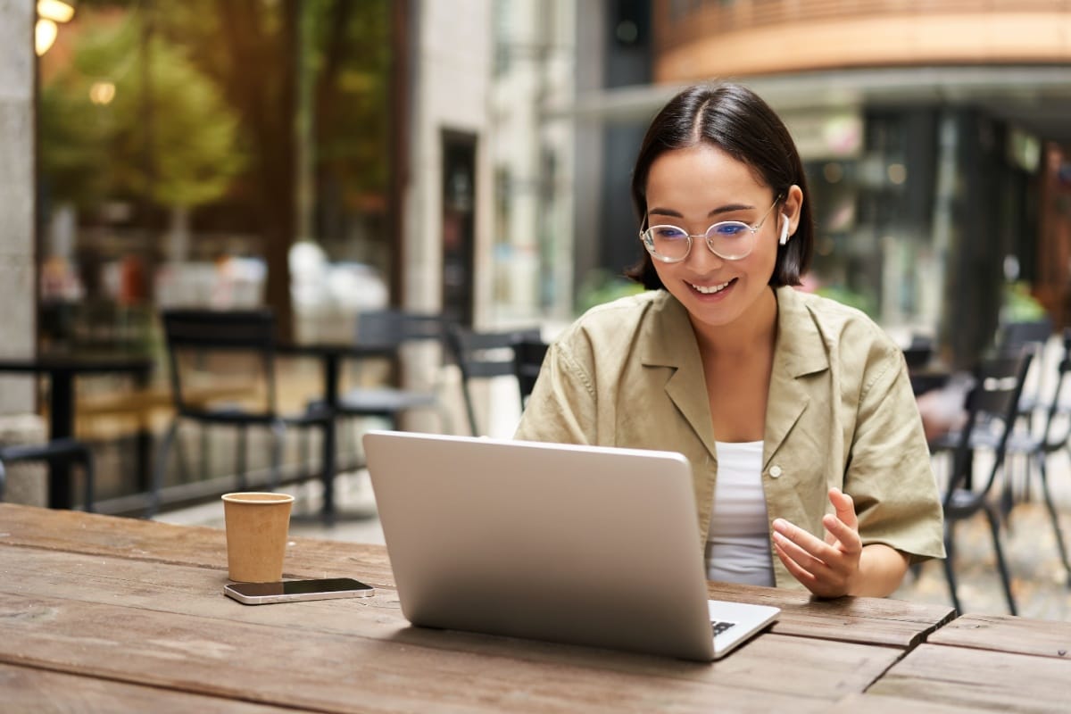 Distraction-Free Productivity Coworking Space for summer